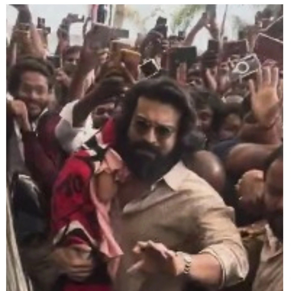 ram charan  హైలేట్ అవ్వాలంటే తప్పదు తట్టుకోవాలి 