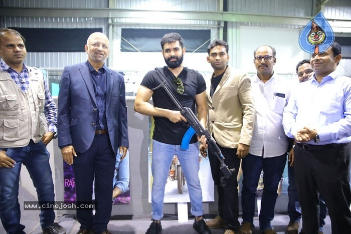 hero ram,real gun,zen technologies,weapons  ఎనర్జిటిక్ స్టార్ రామ్ చేతిలో నిజమైన గన్