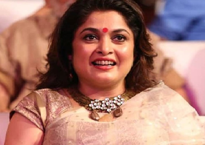 ramya krishna,ys vijayamma,ysr biopic,yatra  విజయమ్మగా శివగామి మారనుందా!