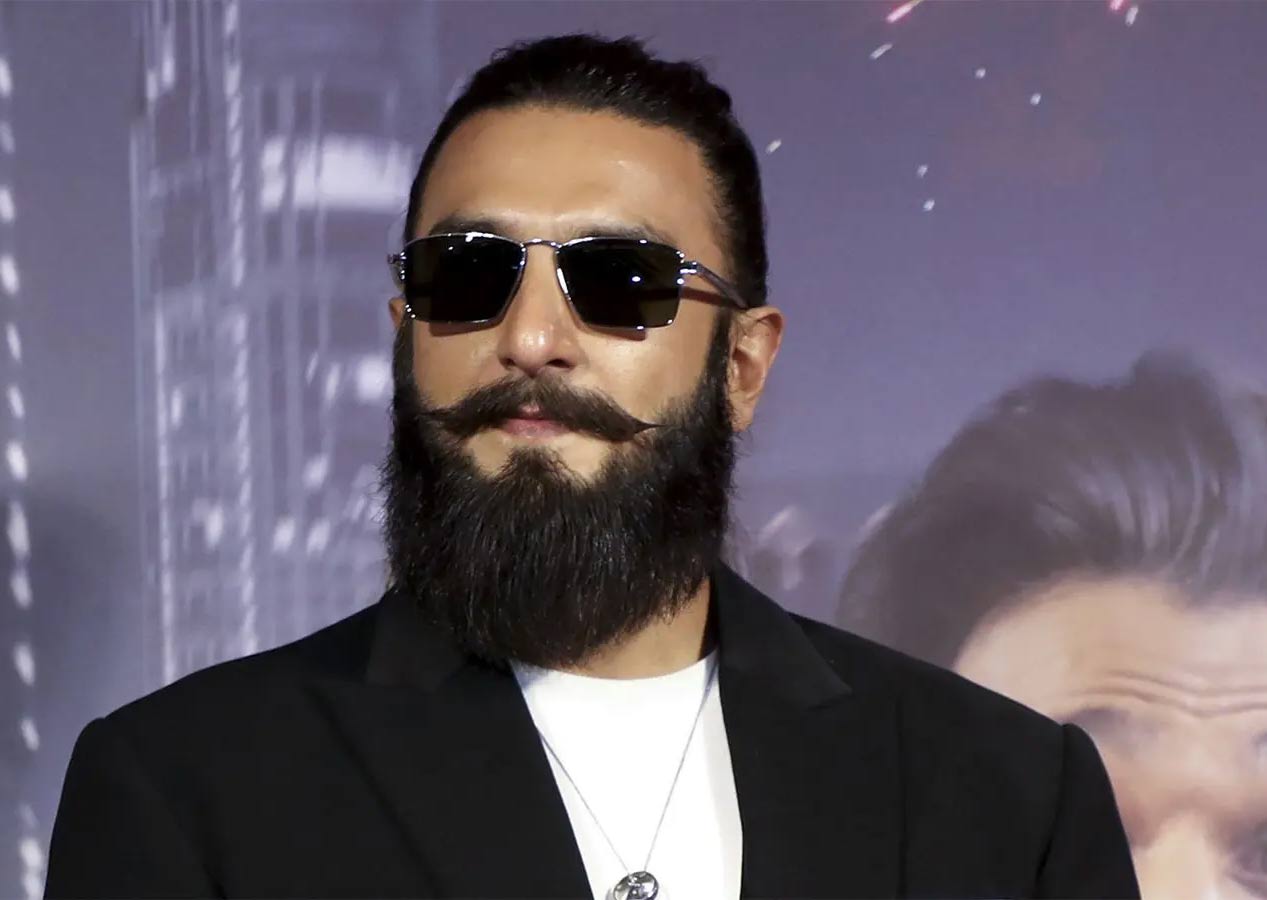 ranveer singh  హీరోని నిర్మాత అలా మోసం చేసాడు