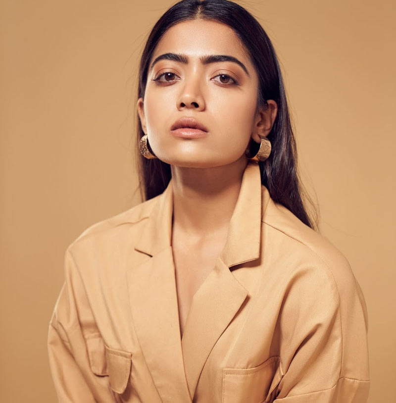 rashmika mandanna,allu arjun - pushpa,rashmika mandanna,allu arjun,pushpa movie,sukumar pushpa,fahad fasil,pushpa pan india film,bunny - sukku combo,allu arjun - sukumar combo,rashmika - allu arjun combo,fahad villain in pushpa,pushpa raj  పుష్ప హిట్ అంటున్న రష్మిక