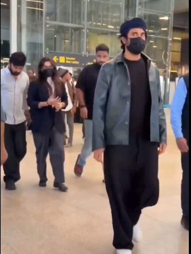 rashmika  జంటగా HYDలో అడుగుపెట్టిన రష్మిక-విజయ్ 