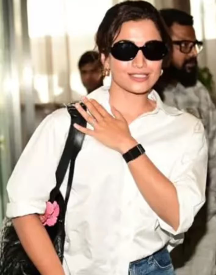 rashmika  ఎంగేజ్మెంట్ ఉంగరంపై రష్మిక రియాక్షన్ 