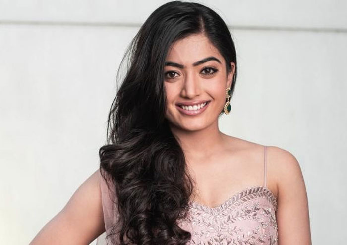 rashmika mandanna,bollywood,sanjay leela bhansali,randeep hooda,movie,reject  బాలీవుడ్ డైరెక్టర్ కి కన్నడ భామ షాకిచ్చింది 