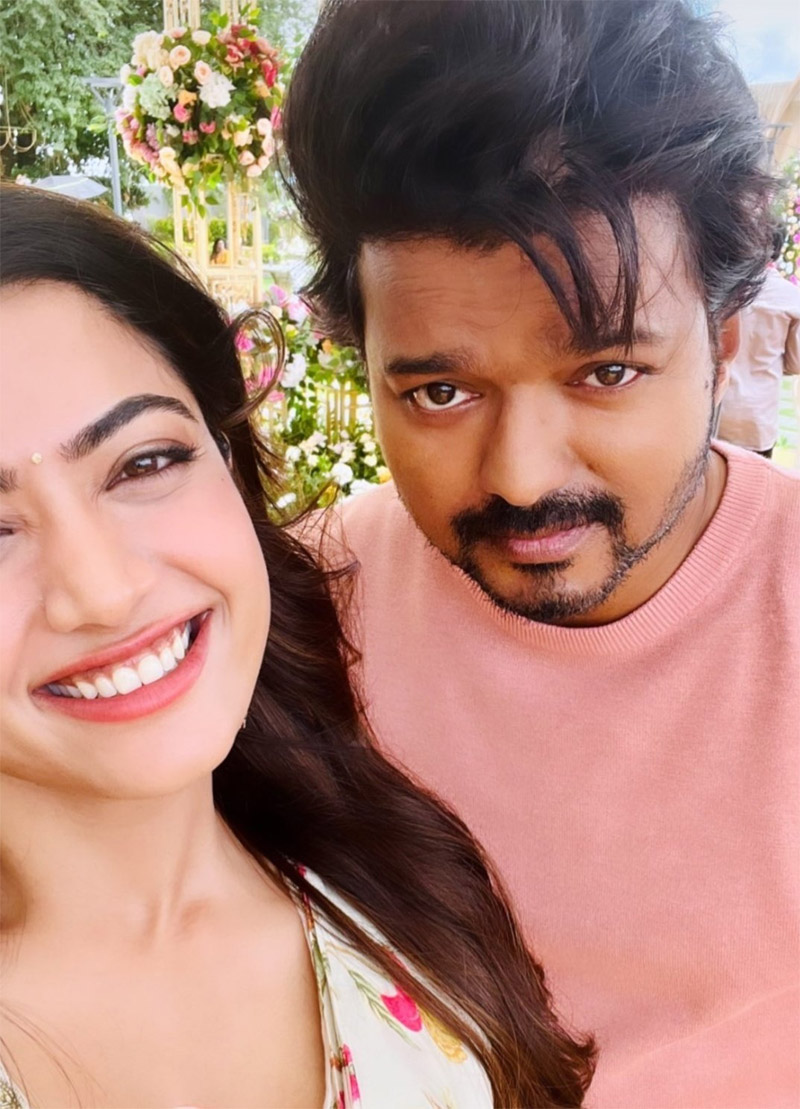 rashmika mandanna,thalapathy vijay,varisu movie  వైరల్: విజయ్ తో రష్మిక సెల్ఫీ