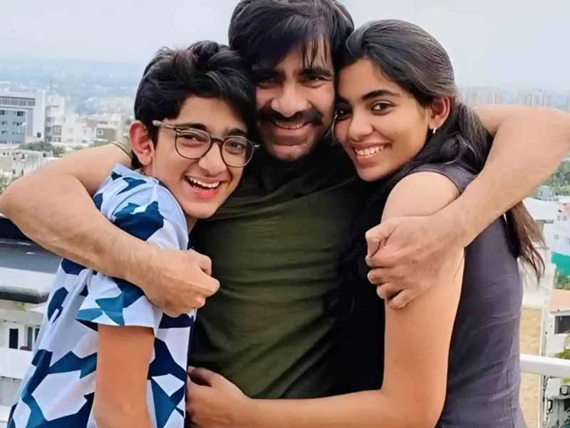raviteja  ర‌వితేజ న‌ట‌వార‌సుడి ఆరంగేట్రం