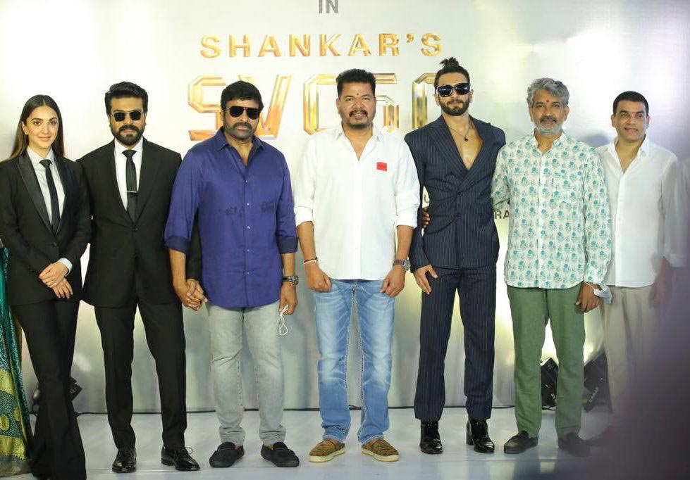 rc15,ram charan,shankar,dil raju,kiara advani,rc 15 movie opening  రామ్ చరణ్ - శంకర్ మూవీ ఓపెనింగ్ పిక్స్ 