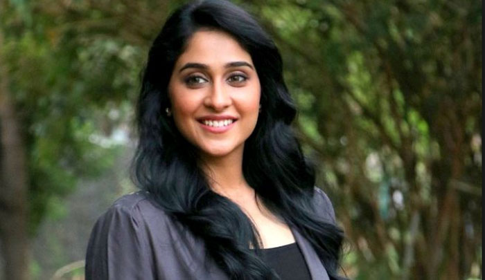 regina cassandra,chandramouli,censor,updates  రెజీనా.. ఈ సినిమాపైనే ఆశలు పెట్టుకుంది!