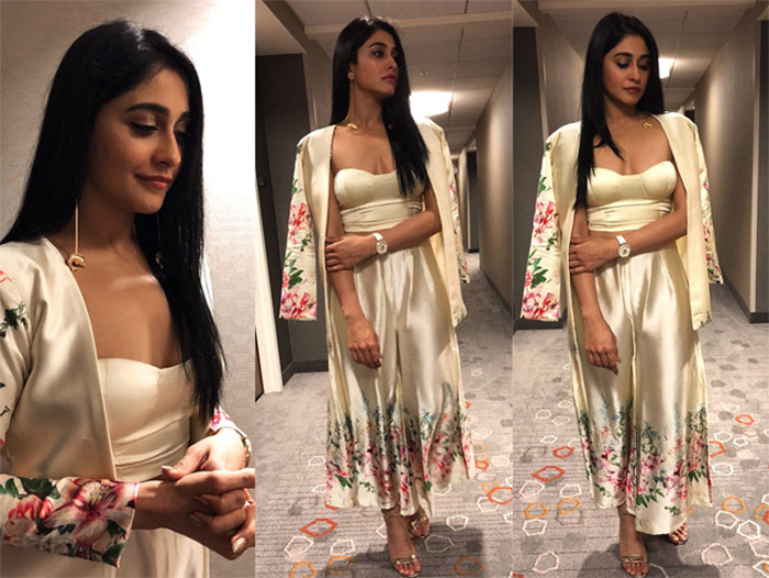 regina,cleavage show,new york,dinner party   జనాల మతులు పోగొడుతున్న హీరోయిన్!