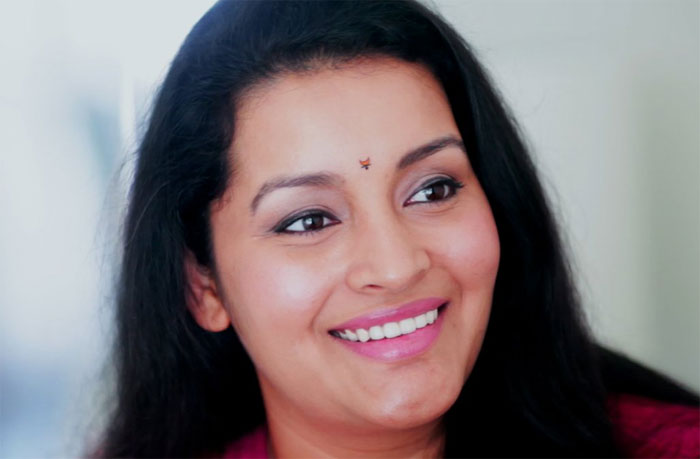 renu desai,pawan kalyan fans,akira nandan,renu desai satire  రేణుదేశాయ్‌ సెటైర్‌ అదిరింది...! 