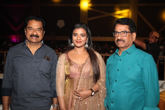 republic,republic movie pre release event phots,pawan kalyan republic republic movie,aishwarya rajesh,deva katta,jagapathy babu,ramya krishna,subbaraju,rahul ramakrishna,harish shankar,gopichand malineni