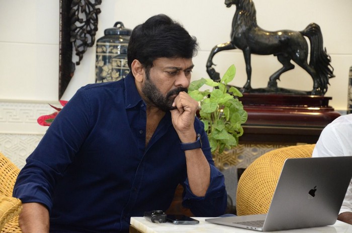 megastar chiru,chiru launches republic trailer,republic movie,republic trailer launch  రిపబ్లిక్ ట్రైలర్ రివ్యూ 