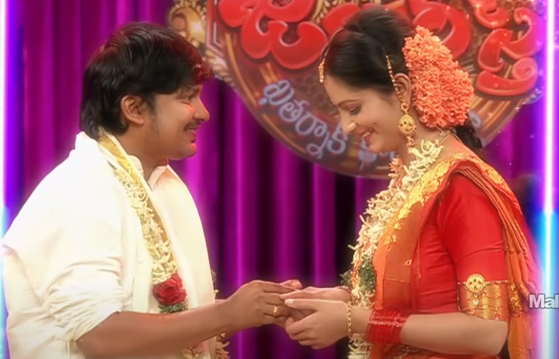 rocket rakesh,sujatha,rocket rakesh - sujatha engagement,jabardasth stage,extra jabardasth  జబర్దస్త్ స్టేజ్ పై ఎంగేజ్మెంట్ 