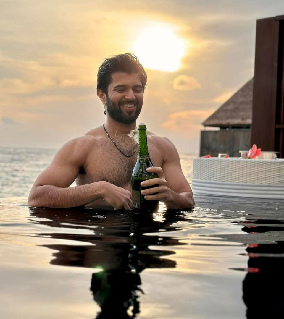 vijay devarakonda  ఛిల్ మూడ్ లో విజయ్ దేవరకొండ 