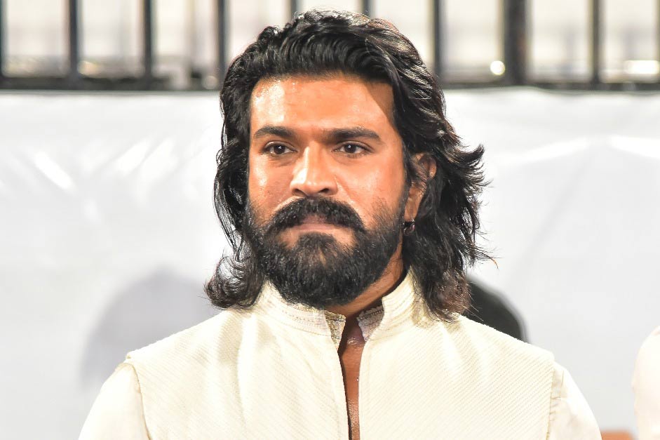 ram charan  చరణ్ కి గాయం - ఆందోళనలో ఫ్యాన్స్ 
