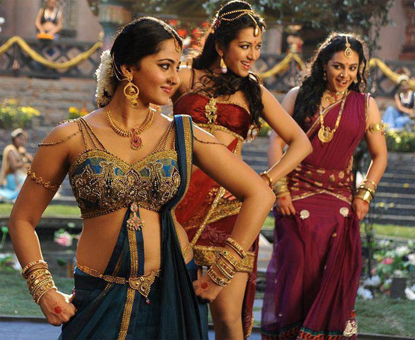 rudhramadevi,anushka,3d glasses,gunasekhar,bahubali  ఈ సినిమా కి కళ్లద్దాలు కావాల్సిందేనట! 