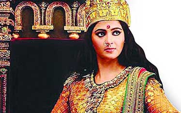 rudramadevi,nitya menon,allu arjun,lion,fighting of rudhramadevi  పోరాటానికి సంసిద్దం అవుతోన్న ‘రుద్రమదేవి’!