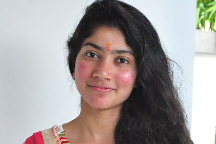 sai pallavi,reject,face cream ad,2 crore offer  ఈ హైబ్రిడ్‌ భామ రూటే సపరేట్‌! 