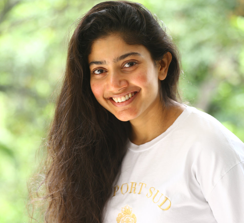 sai pallavi,sai pallavi interview,sai pallavi interview about virata parvam,sai pallavi photos  వెన్నెల ఒక తెల్లకాగితం: సాయి పల్లవి 