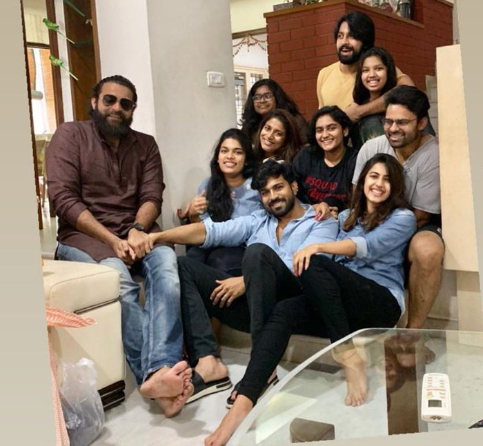 sai tej,get together party,mega family,sai dharam tej,upasana  మెగా ఫ్యామిలీ హీరోలకు తేజ్ పార్టీ..!