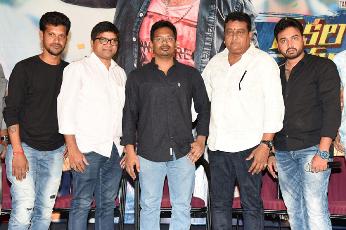 sakala kala vallabhudu,prudhvi,teaser launch,tanishq reddy  ఈ సినిమాలో చిరు, పవన్, బన్నీ కనిపిస్తారట..!!