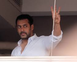 salmankhan,bail,victory symbol  సల్మాన్‌ ఆ సింబల్‌ ఎందుకు చూపించారు...??