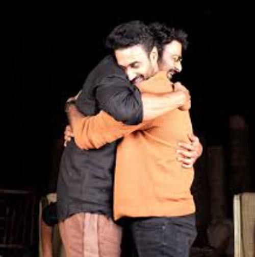 prabhas  ప్రభాస్ హగ్ చూసి జెలస్ ఫీలయ్యాడట 