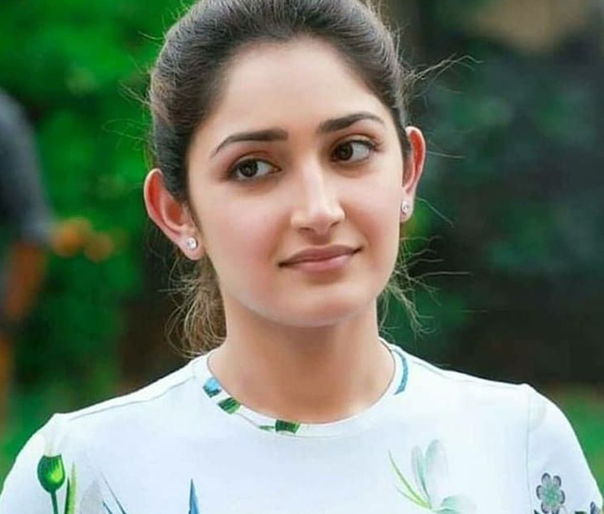 sayesha saigal,balayya,boyapati film  పాపం బాలయ్య.. సయ్యేషా కూడా హ్యాండ్ ఇచ్చింది!!