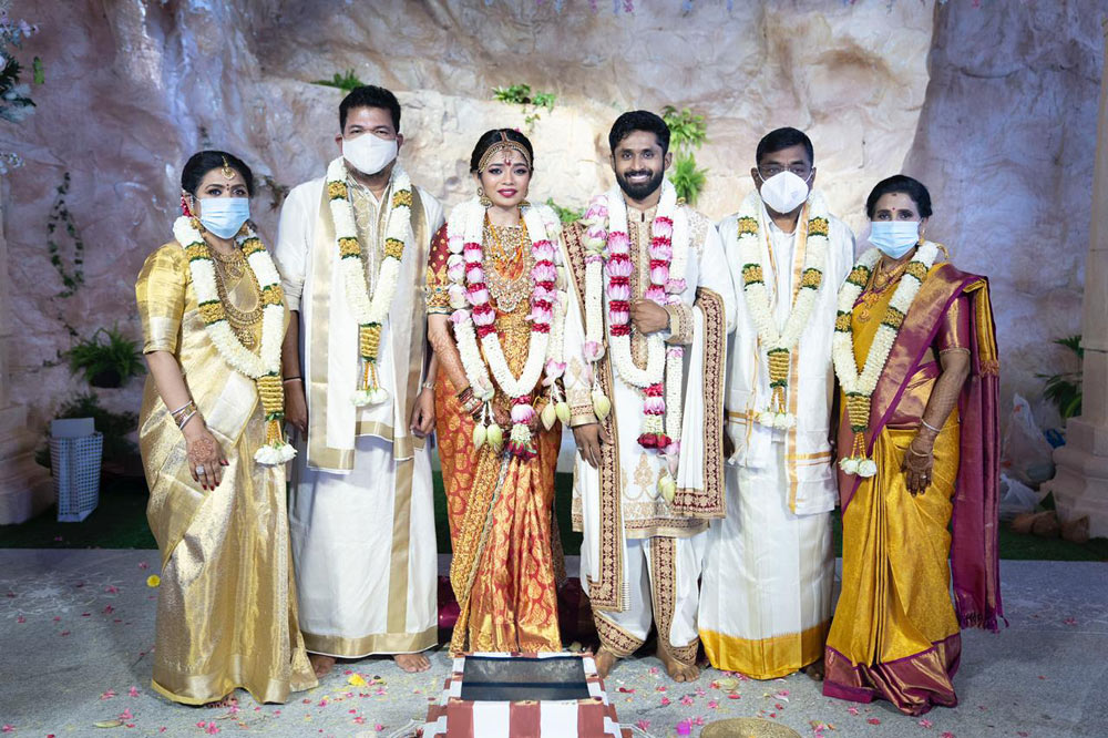 shankar daughter aishwarya wedding photos,director shankar,aishwarya weds rohit,cricketer rohit weds shankar daughter aishwarya,shankar daughter aishwarya wedding reception,tamil nadu cm stalin  ఓ రేంజ్ లో శంకర్‌ కూతురు ఐశ్వర్య వివాహం