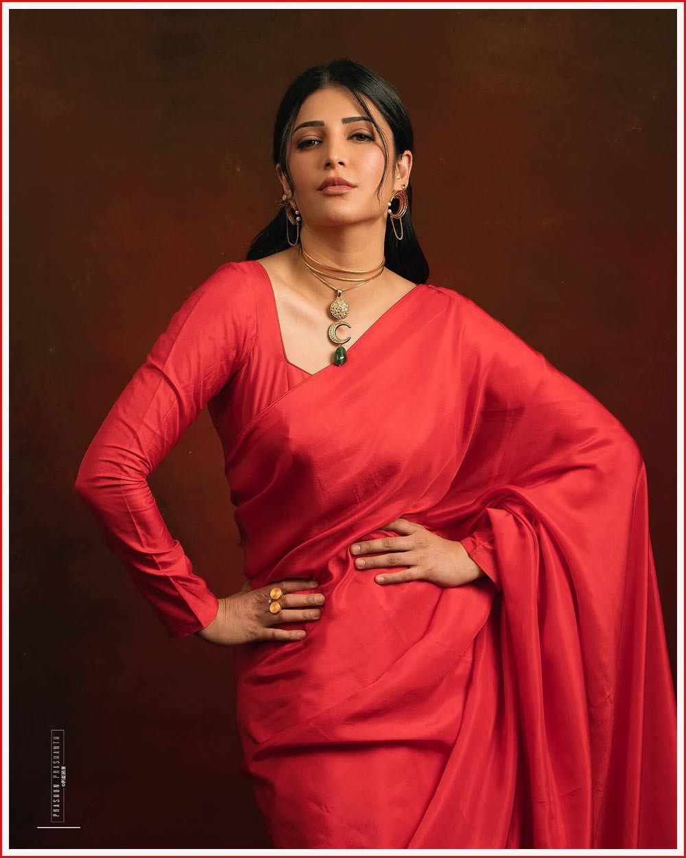 shruti haasan  ఏది దాచాల్సిన అవసరం లేదు: శృతి హసన్ 