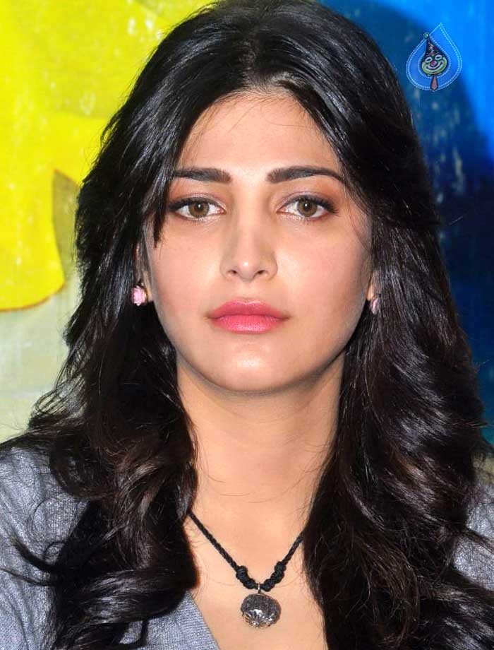 shruti haasan,social media,gossips  శృతి హాసన్ ది.. అదే అసలు బాధ..!