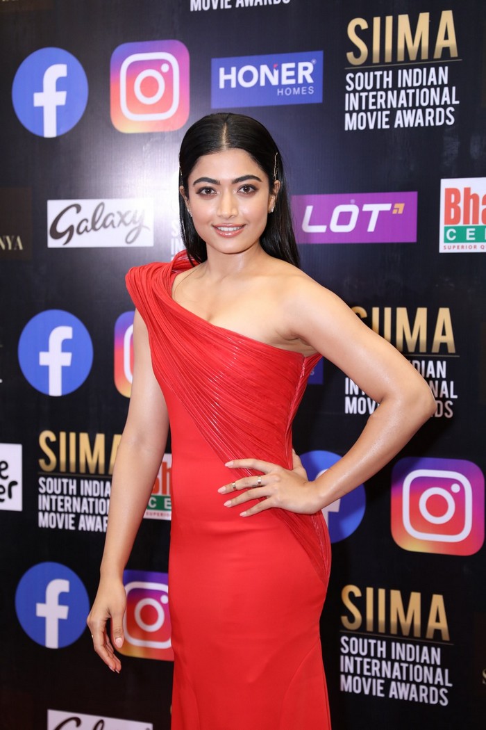 siima awards 2021 awards,rashmika mandanna  సైమా అవార్డ్స్ లో రష్మిక ఎరుపులు