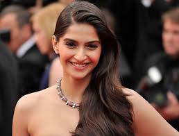 sonamkapoor,swineflu,discharge,hospital  ప్రాణాపాయం నుంచి బయటపడ్డ హీరోయిన్‌..!!