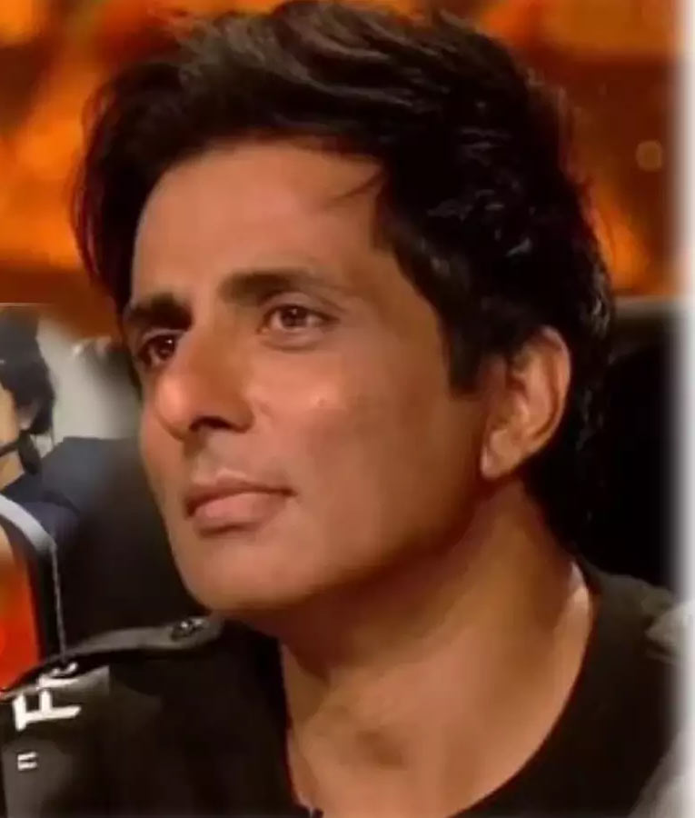 sonu sood,helpless,corona,parents,patients,covid-19  నా హృదయం ముక్కలయ్యేది అంటున్న సోను