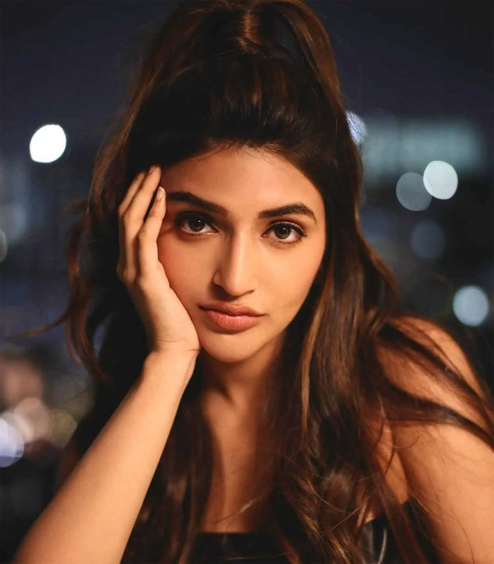 sreeleela  పరాశక్తిపై భారం వేసిన బ్యూటీ