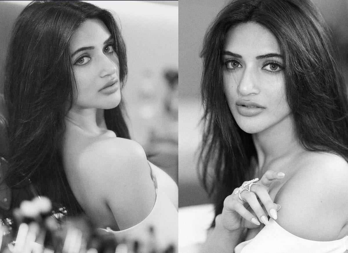 sreeleela  వైరల్ వయ్యారి శ్రీలీల బ్లాక్ అండ్ వైట్ లుక్ 