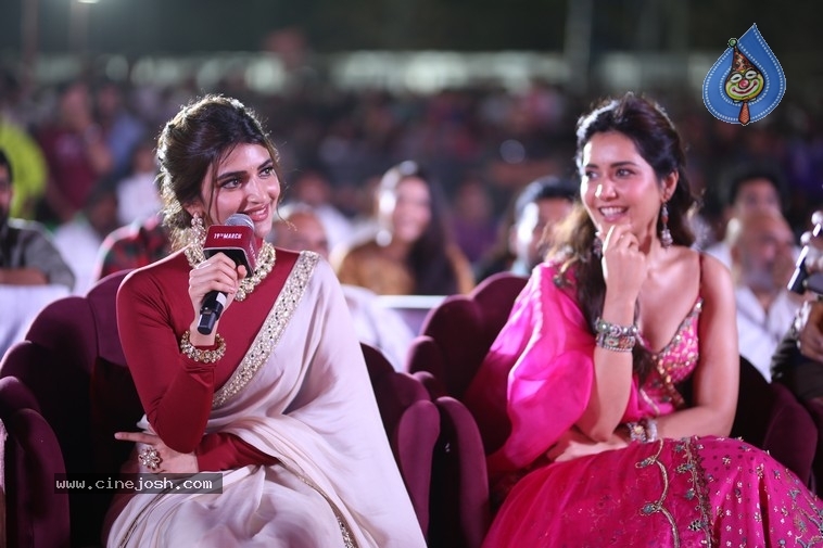 sreeleela  సంయుక్తా మీన‌న్ త‌ర్వాత ఆ భామ‌లిద్ద‌రే!