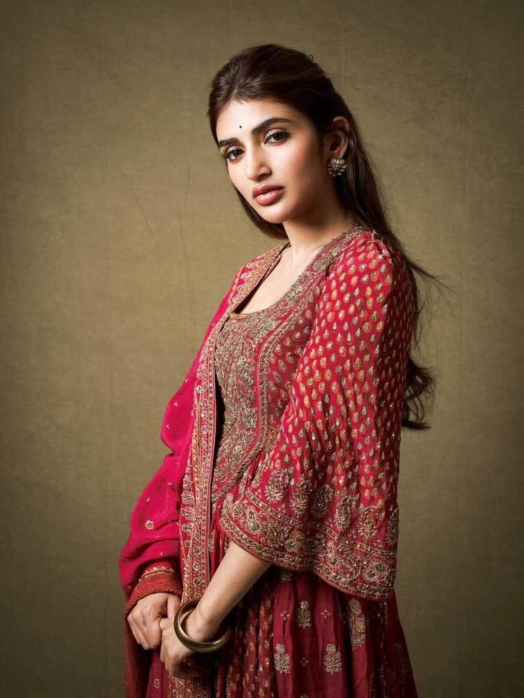 sreeleela  పవన్ కూడా హిట్ ఇవ్వలేకపోయారు 