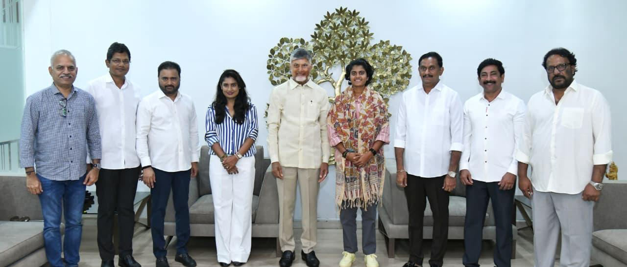 sri charani  ఏపీ ప్రభుత్వాన్ని తక్కువంచనా వేశారు 