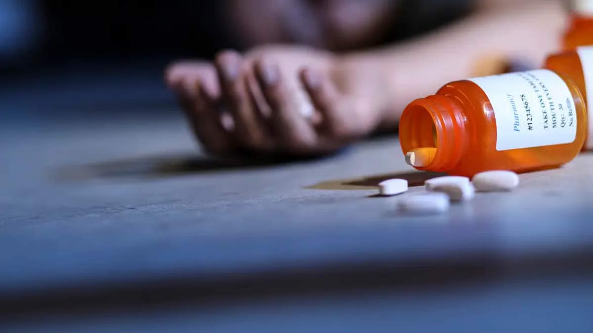 akhila  ప్రాణం తీసిన ప్రేమ మోసం 