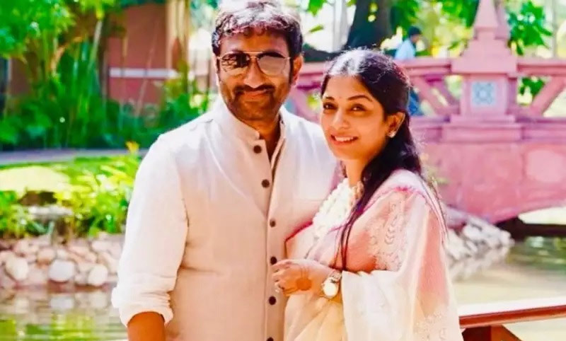 srinu vaitla,rupa,divorce,nampally court  ఫైనల్ గా విడాకులే పరిష్కారం: సెలెబ్రిటీ జంట 