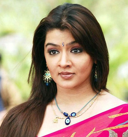 aarti agarwal,nuvvu naaku nacchav,venkatesh,tollywood,  తెరపైకి స్టార్ హీరోయిన్ జీవితం..?