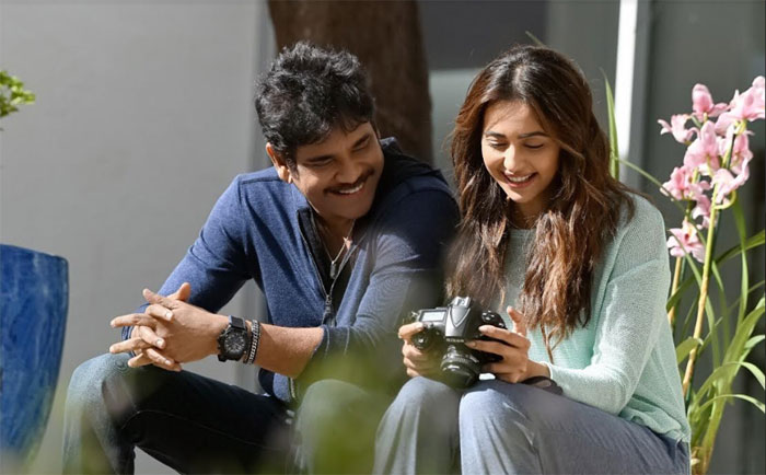 nagarjuna,rakul preet singh,manmadhudu 2,video,stills  ‘మన్మథుడు2’ మైమరపిస్తున్నాడుగా..!!