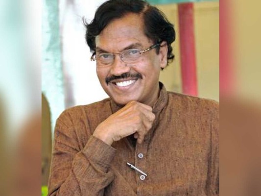 suddala ashok teja,telugu lyricist,tollywood  ఆ వార్తలకి చెక్ పెట్టడానికి ఆయనే రంగంలోకి దిగాడు..