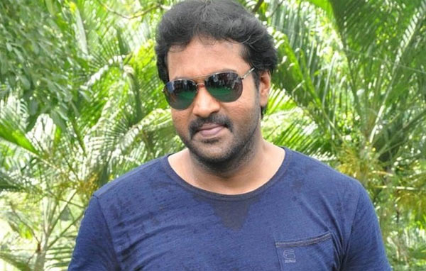 sunil,krishnashtami,december release,vamsi akella,gopimohan  సునీల్‌ సినిమా అటకెక్కింది..! 