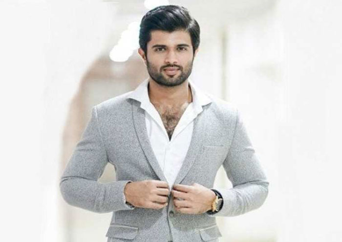 vijay deverakonda,tarun bhaskar,pelli choopulu,asian cinemas,sunil naarang,vijay  రౌడీస్టార్‌ సుడి మాములుగా లేదు..! 