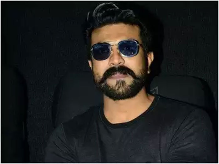 ram charan,chiranjeevi,case filed,sye raa,producer,  ‘సైరా’ వివాదం: చిరు, చెర్రీపై ఫిర్యాదు!