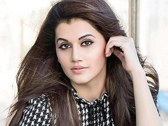 tapsee,shares,insulted,tapsee,takes,strong decision  హీరోలతో సమానంగా గౌరవం ఇస్తేనే: తాప్సీ!