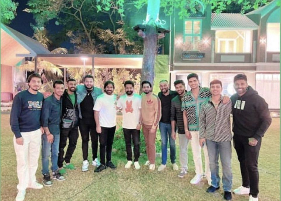 team india players,young tiger ntr  టీమ్ ఇండియా క్రికెటర్స్ తో యంగ్ టైగర్