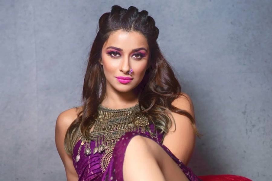 nyra banerjee  రాజ‌కీయాల్లోకి తెలుగు న‌టి